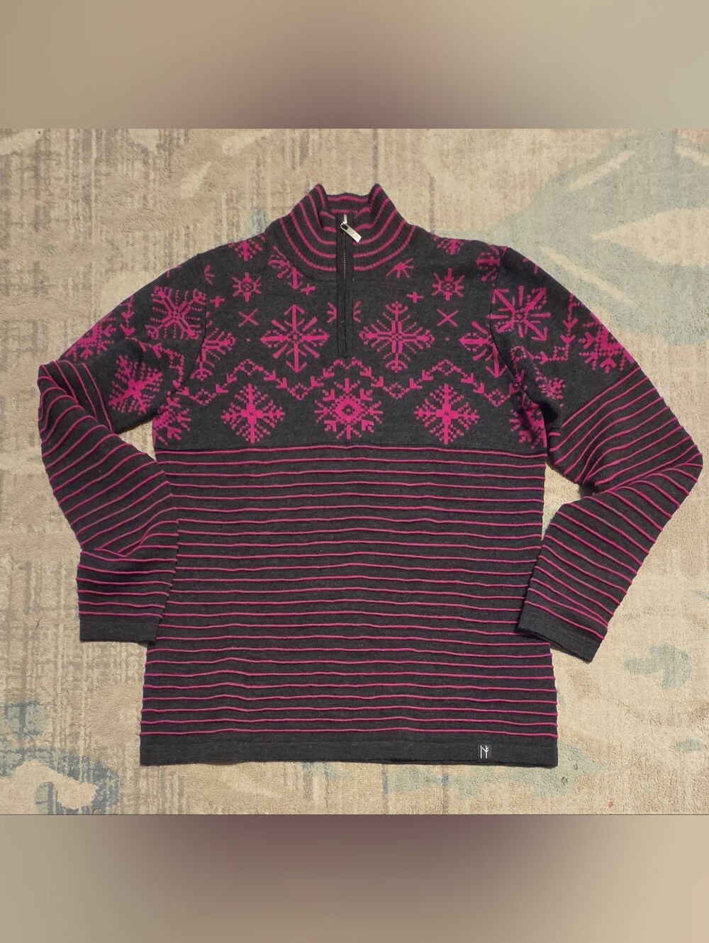 Neve Lila Sweater. Charcoal Grey/Magenta. Size XL. Like NEW